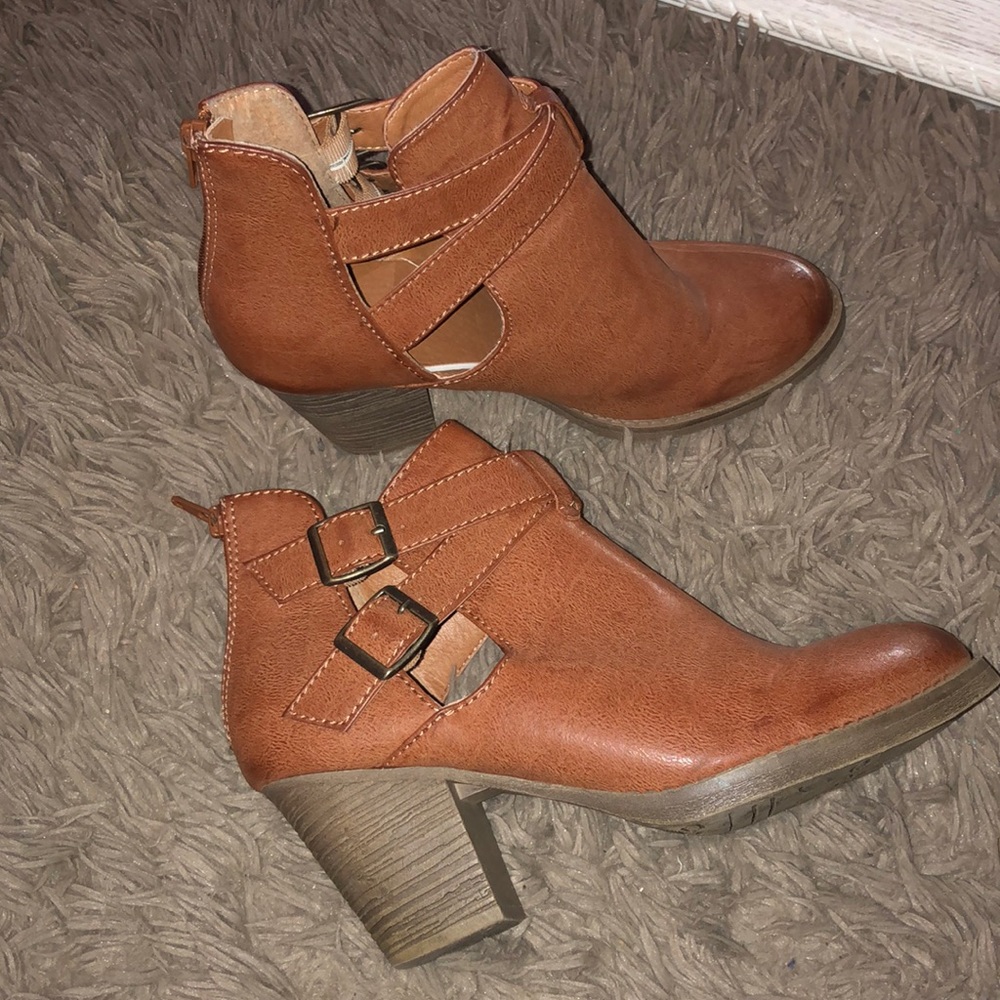 Brown booties with buckles